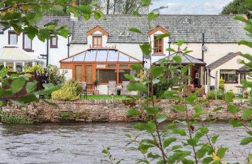 Eamont Bridge House | Beckside Cottage