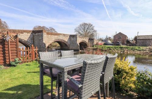Eamont Bridge House | Beckside Cottage