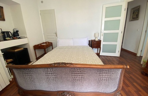 Old Town Bed & Breakfast | Bed and breakfast with enchanting views of the sea and Monaco