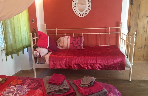 Saint-Jean-du-Pin Bed & Breakfast | Bed and Breakfast "VERMELHO"