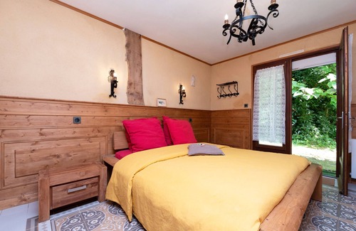 Pluvigner Bed & Breakfast | Bed and Breakfast 'Gauvin' with Shared Terrace, Shared Garden and Wi-Fi
