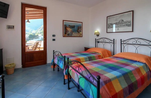 Lipari Historic Centre Bed & Breakfast | Bed & Breakfast in Lipari with 1 bedrooms sleeps 3