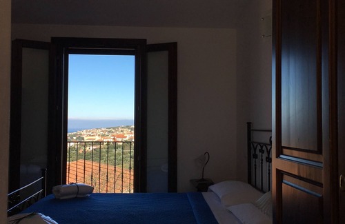Badesi Bed & Breakfast | Bed Sandalia