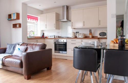 Kempston Apartment | Bedford Road Garden Apartment with Free Parking, WiFi and Netflix