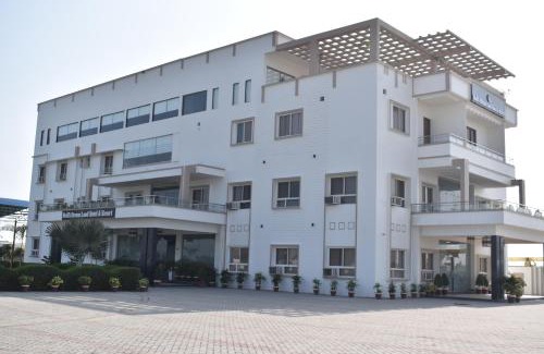 Tarabganj Hotel | Bedi's Dream Land Hotel & Resort