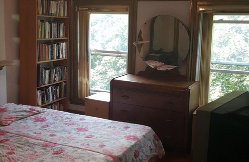 Clinton Hill Bed & Breakfast | BEDROOM # 2 WITH AN EVENT SPACE AND BACK PORCH