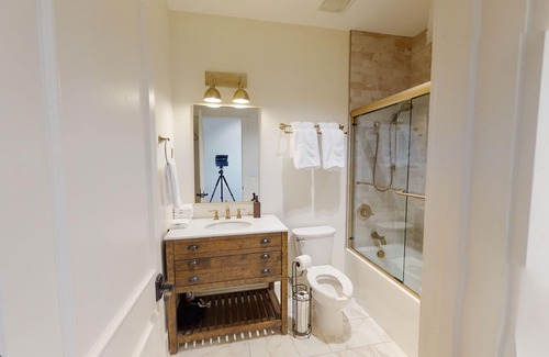 Westfield Cabin | Bedroom 3 - Modern Farmhouse Styled Lodge Room with a Beautiful View