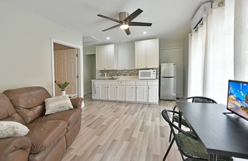 Loxahatchee Groves House | Bedroom and bathroom, perfect for solo traveler!