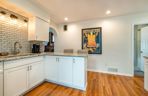Rochester Apartment | Beds on Berkeley in the Park Avenue neighborhood