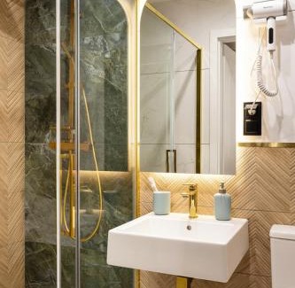 Tychy Apartment | Bedthoven Premium Self Check-in & Parking