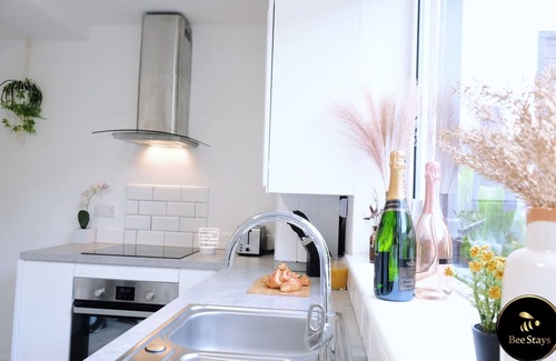 Manchester House | Bee Stays- Caldecott House