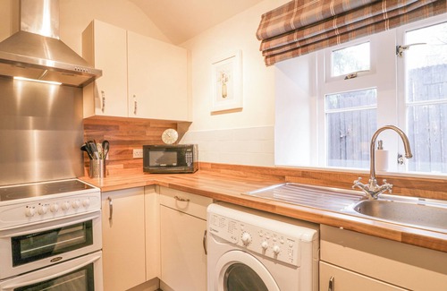 Ellon Cottage | BEECHGROVE COTTAGE - PITMEDDEN GARDENS, family friendly in Pitmedden