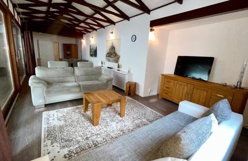 Arcen House | BeejMig
