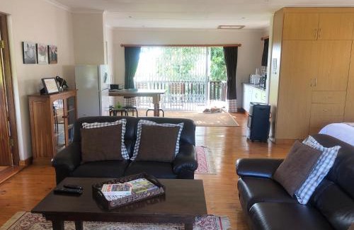 Winterton Ski Chalet | Bee’s Knees Cottage