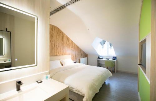 Yansha Hotel | Beijing Saga Hotel