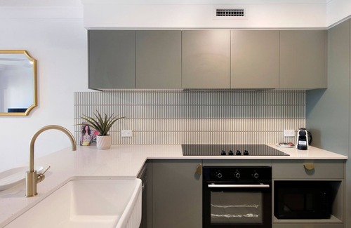 Mermaid Beach Apartment | Bel Air Modern 1 Bedroom Apartment - CoastHM