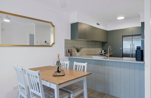 Mermaid Beach Apartment | Bel Air Modern 1 Bedroom Apartment - CoastHM
