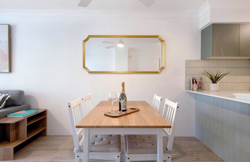 Mermaid Beach Apartment | Bel Air Modern 1 Bedroom Apartment - CoastHM