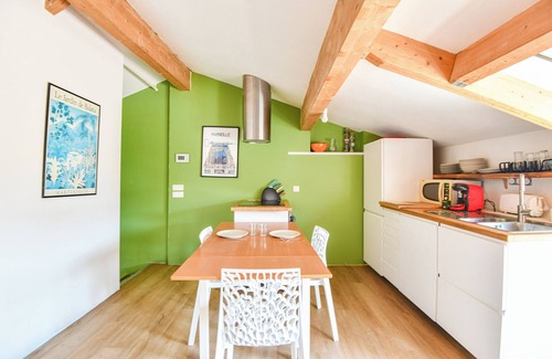Roucas-Blanc Apartment | Bel appart avec terrasse et vue sur Notre-Dame