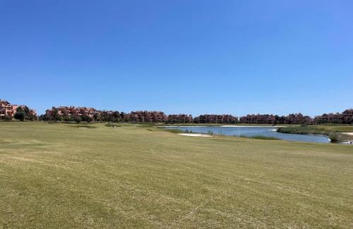 Los Martinez Apartment | BEL APPARTEMENT REZ De CHAUSSEE AVEC DOUBLE TERRASSE FACE AU LAC ET AU GOLF