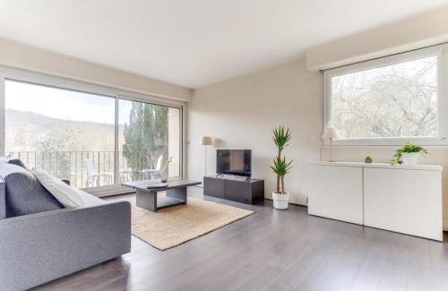 Gif-sur-Yvette Apartment | Bel Espace, Paris-saclay, Visite Famille Business
