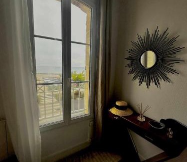 Luc-sur-Mer Apartment | Bel Horizon, charmant appt avec balcon vue mer