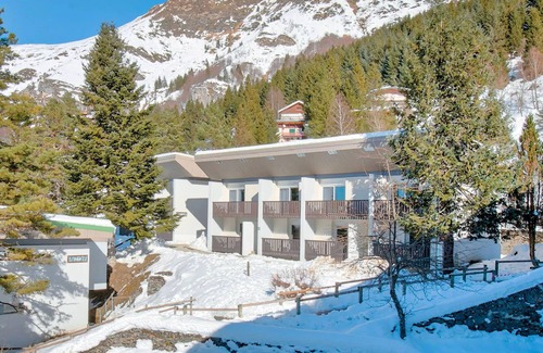 Eaux-Bonnes Apartment | Belambra Clubs Gourette - Lou Sarri - Half board - Classic accommodation 3 Adults and 1 Child with balcony