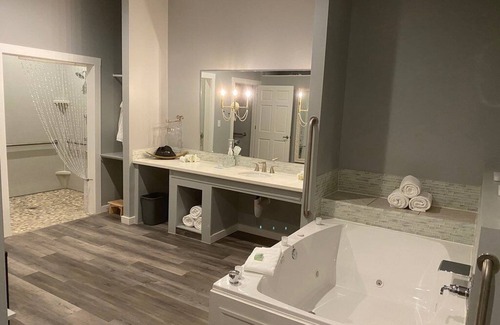 Cumming Hotel | Belamere Swimming Pool Suites