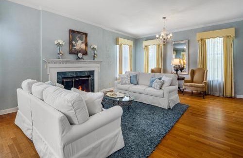Fort Smith House | Beland Mansion-Blue Jay suite!