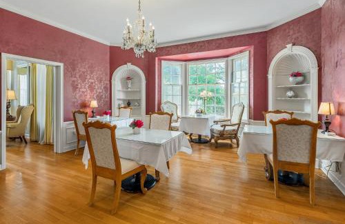Fort Smith House | Beland Mansion-Blue Jay suite!