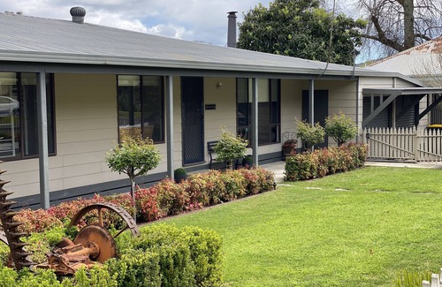 Myrtleford House | BELFORD HOUSE ON THE RAIL TRAIL