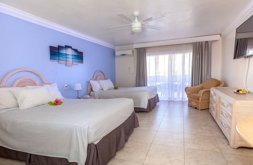 Lucaya Hotel | Bell Channel Inn Hotel