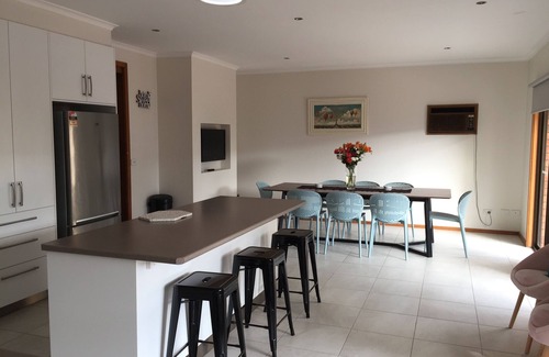 Sale House | Bella House Short/Long Stay Accommodation. Fully furnished - Feels like home.