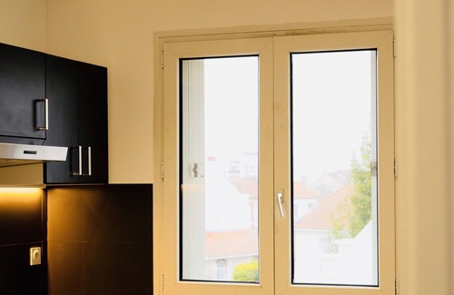 La Chapelle-Saint-Luc Apartment | Bella Luna II - Elégant Appart Centre Ville - Parking Gratuit- Wifi Ultra Rapide