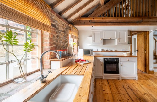 Weybourne House | Bella's Barn by Big Skies Cottages