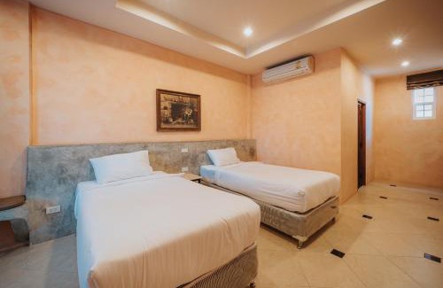 Nong Sarai Hotel | Bella Tuscany's home