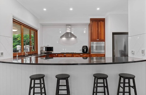 Dundowran Beach Villa | Bella Villa Sprawling Luxe Stay with Pool and Sauna