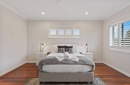 Dundowran Beach Villa | Bella Villa Sprawling Luxe Stay with Pool and Sauna