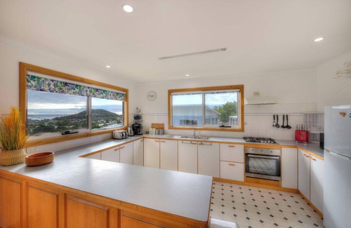 Bicheno House | Bella Vista - Freycinet Holiday Houses