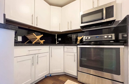 North Bay Village Apartment | Bella Vista, Marina Views on the Bay, Cozy