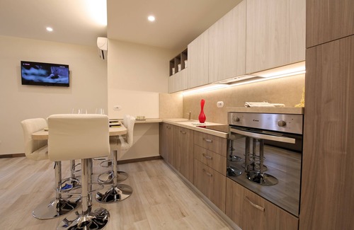 Bellagio Apartment | BELLAGIO NEAR THE LAKE, A STYLISH APARTMENT, GARDEN, PARKING RELAXING POSITION