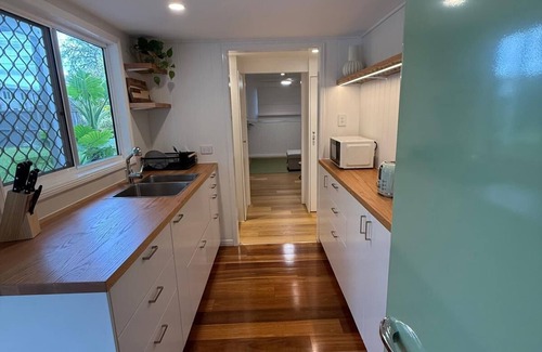 Margate Apartment | BellaVita pet-friendly Oasis in Margate