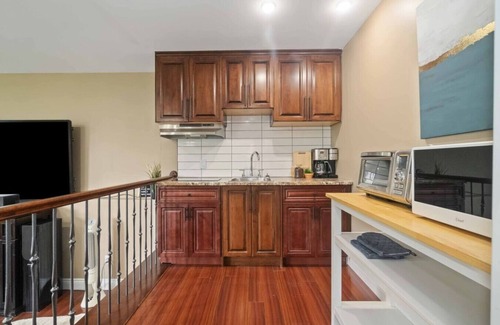 Dartmouth Condo | BellBrook Lounge & Stay