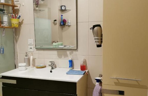 Entraigues-sur-la-Sorgue Apartment | Belle Chambre