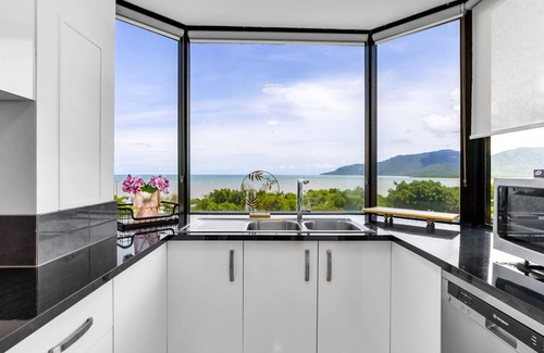 Cairns North Apartment | Belle Escapes 73 Rydges Plaza Esplanade with Ocean & City Views