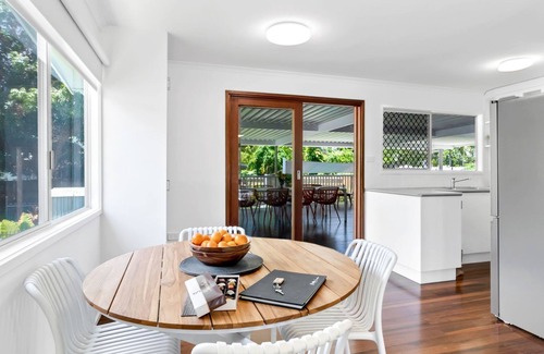 Clifton Beach House | Belle Escapes Endeavour To Impress