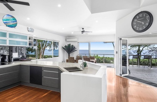 Clifton Beach House | Belle Escapes SeaChange at Clifton beach Luxury Beachfront Home