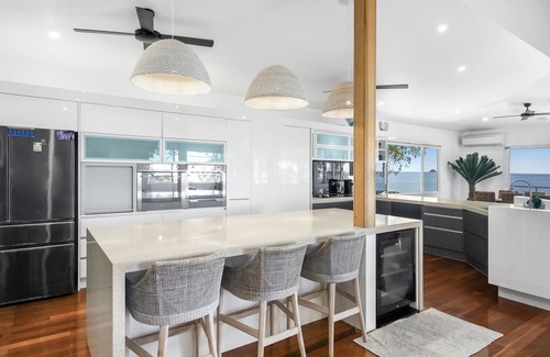 Clifton Beach House | Belle Escapes SeaChange at Clifton beach Luxury Beachfront Home