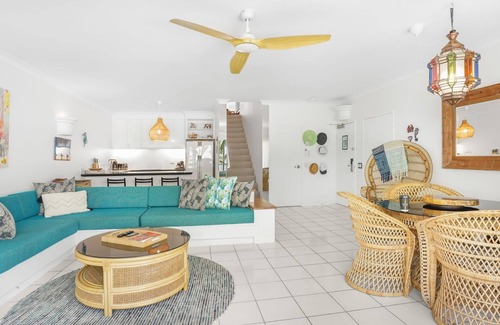 Palm Cove Apartment | Belle Escapes Suite 17 Sapphire Suite Alamanda Palm Cove