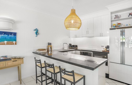 Palm Cove Apartment | Belle Escapes Suite 17 Sapphire Suite Alamanda Palm Cove